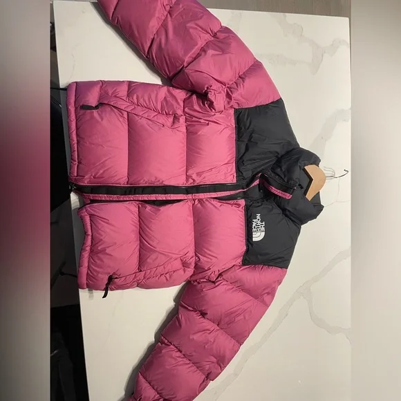 Pink North Face Puffer Jacket (worn once). Size medium. Less than a year old. - Picture 3 of 4
